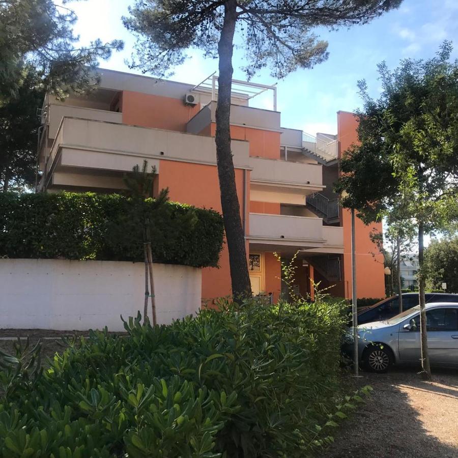 Solare Apartment Бибионе Екстериор снимка